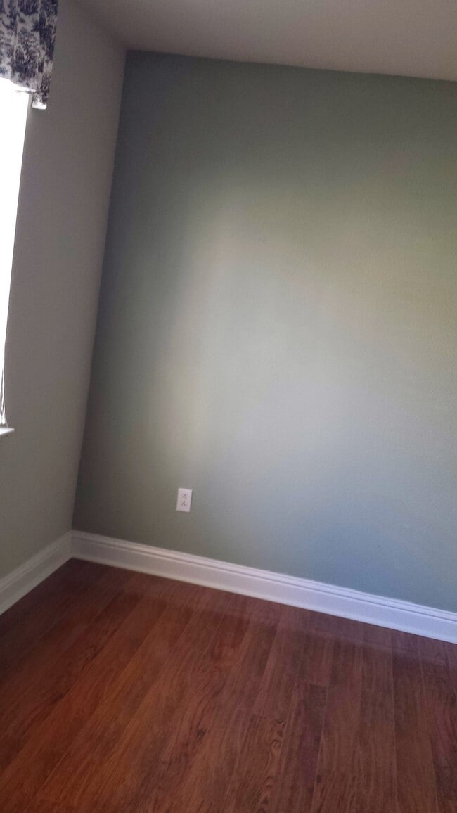 Bedroom nook - 610 Cobblestone Dr