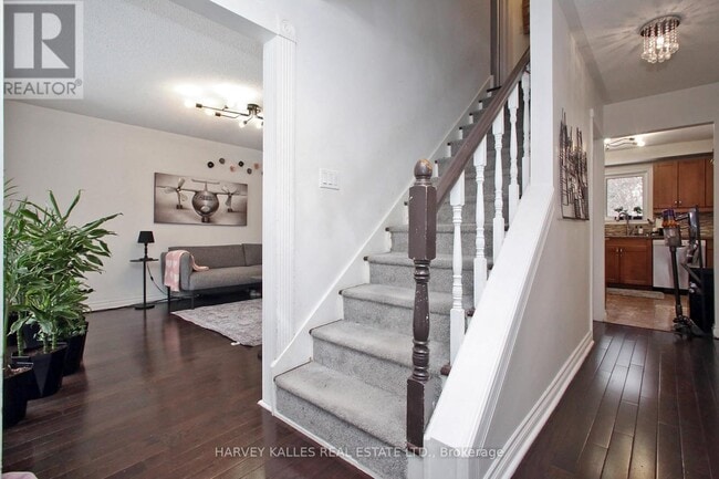 Building Photo - 161 Romfield Circuit