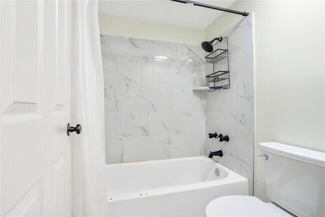 Foto del edificio - 427 Harper Ave