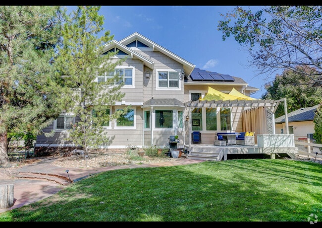 Building Photo - 2305 Eagles Nest Dr