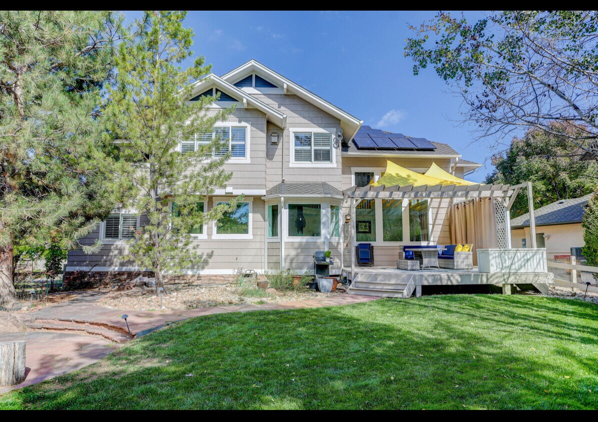 Foto principal - 2305 Eagles Nest Dr