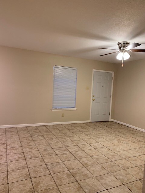 Foto del edificio - 4819 S 6th St