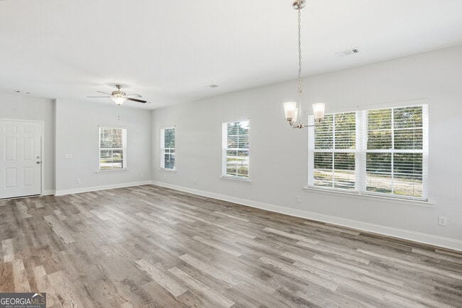 Building Photo - 210 Price St