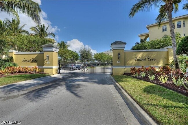 Foto del edificio - 1781 Four Mile Cove Pkwy
