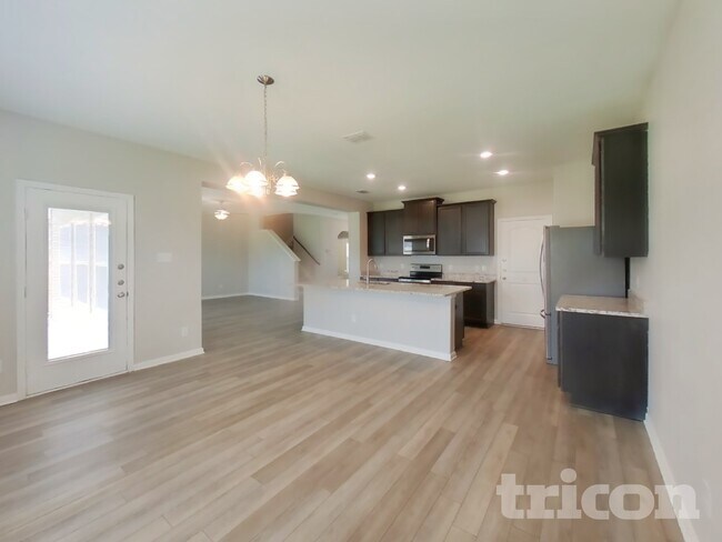 Building Photo - 6432 AJ Ln