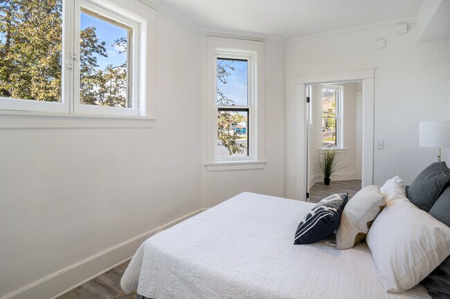 Foto del edificio - Browning Apartments