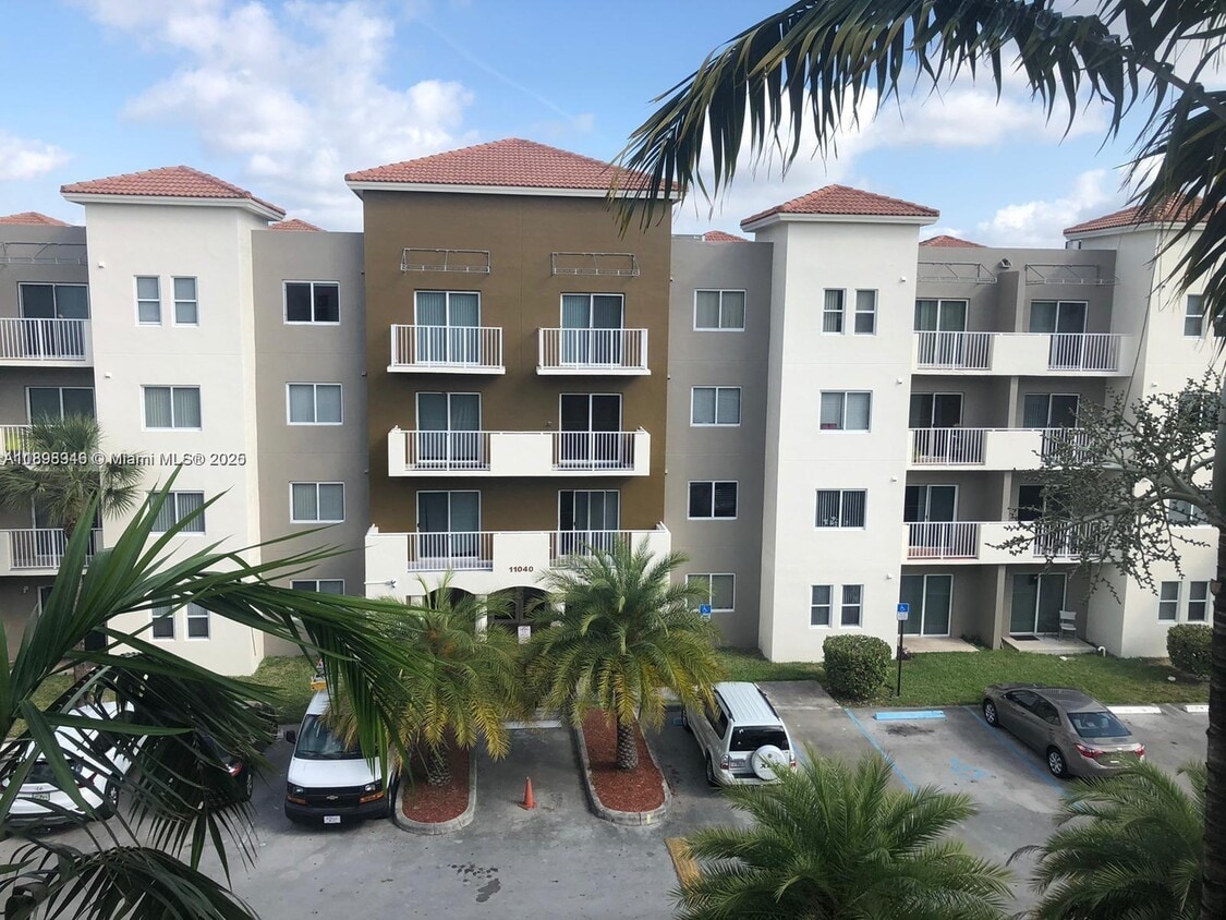 Primary Photo - 11040 SW 196th St