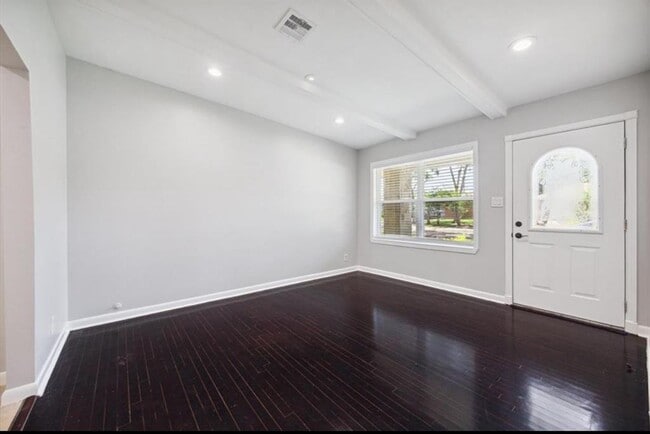 Building Photo - 5209 De Milo Dr