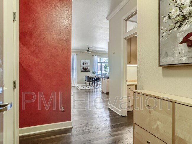 Building Photo - 5677 S Park Pl