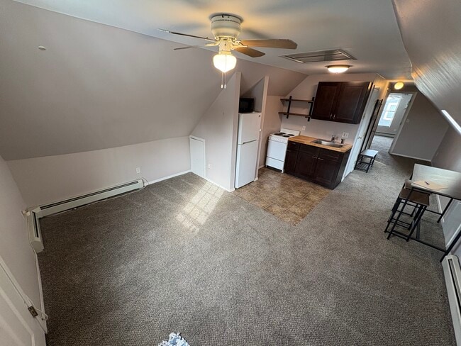 Building Photo - 427 Raft Ave