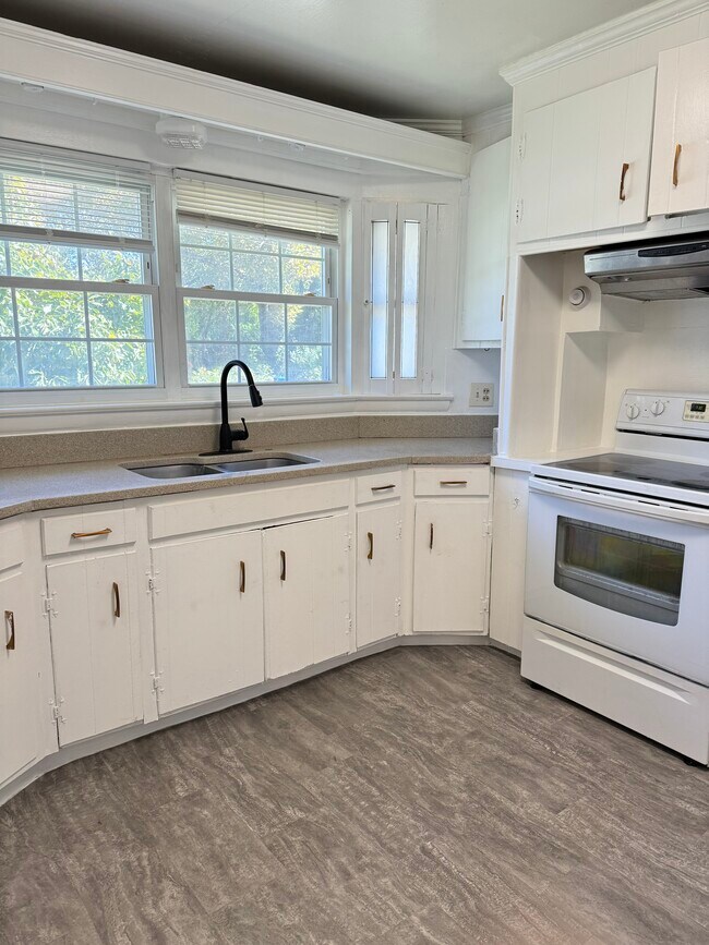 Photo - 310 S 15th St House