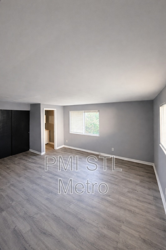 Building Photo - 705 Beardsley Ct