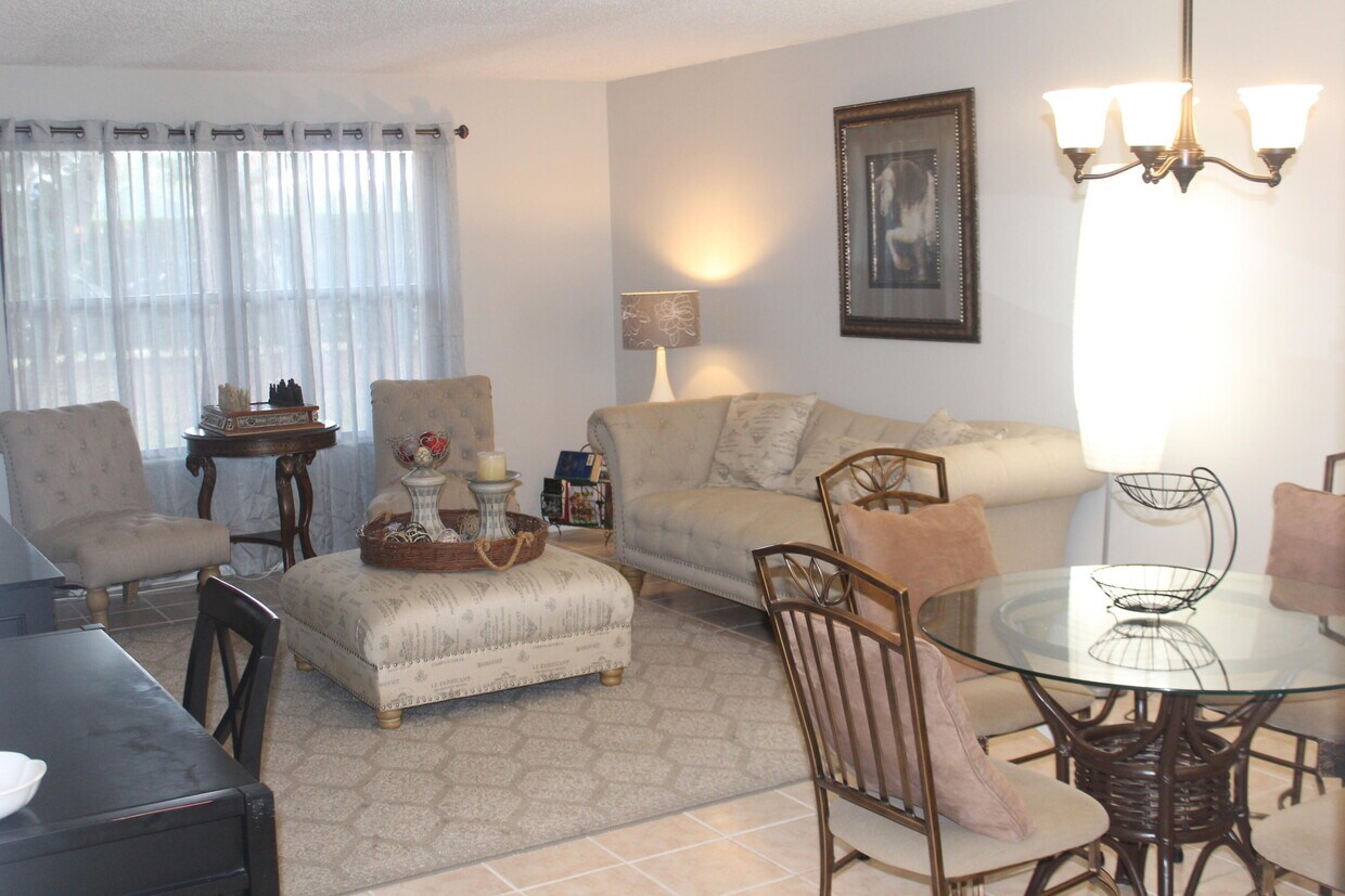 Foto principal - 13115 Belhaven Ct