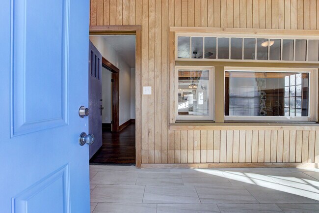 Building Photo - 1715 NW 38th St
