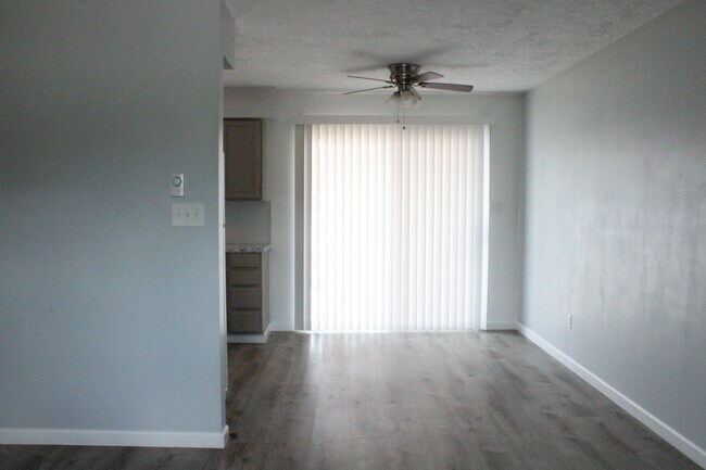 Dining - 156 Canyon Dr