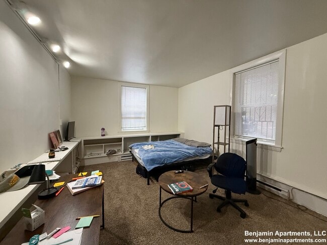 Building Photo - 508 Beacon St
