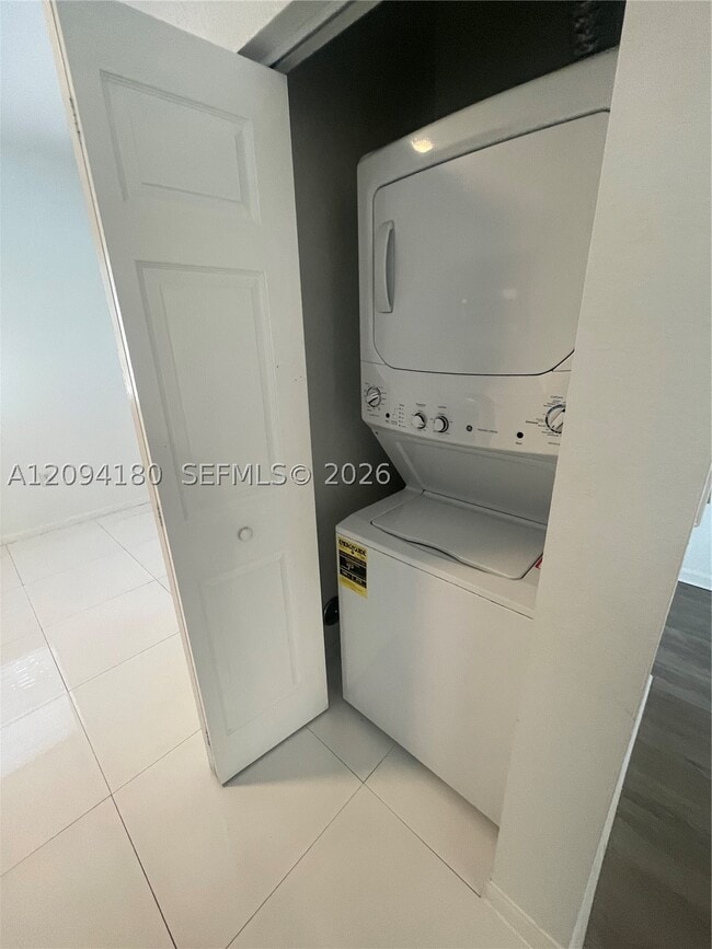 Foto del edificio - 5600 NW 114th Pl