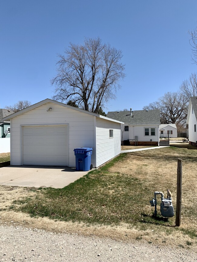 Garage - Alley entrance - 615 Tibbals St