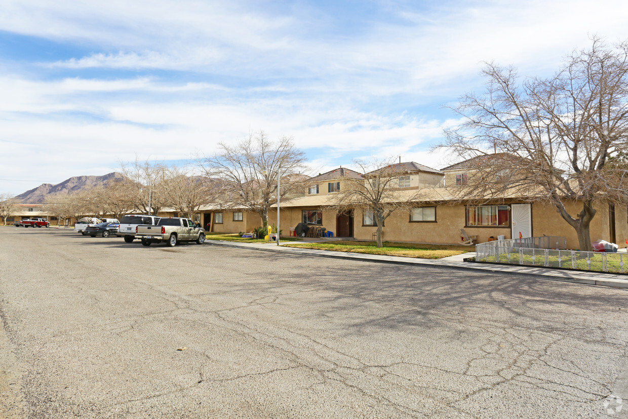 Foto principal - Nellis Apartments