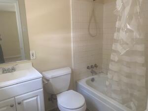 Foto del edificio - 348 Deerwood Ct