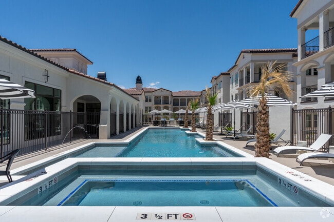 Piscina - Las Mansiones at Eastlake