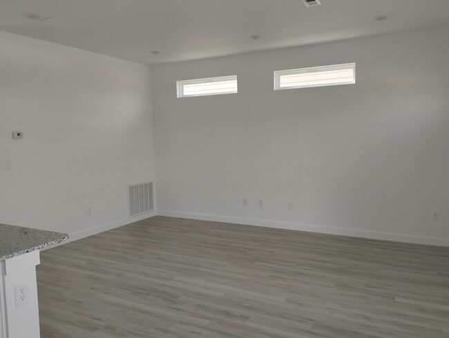 Foto del edificio - 841 Ventnor Ave