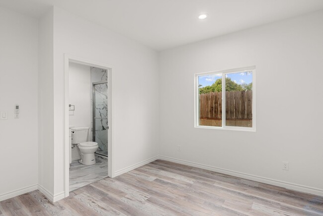 Building Photo - Brand-New Construction! Stunning 3 Bed, 2 ...