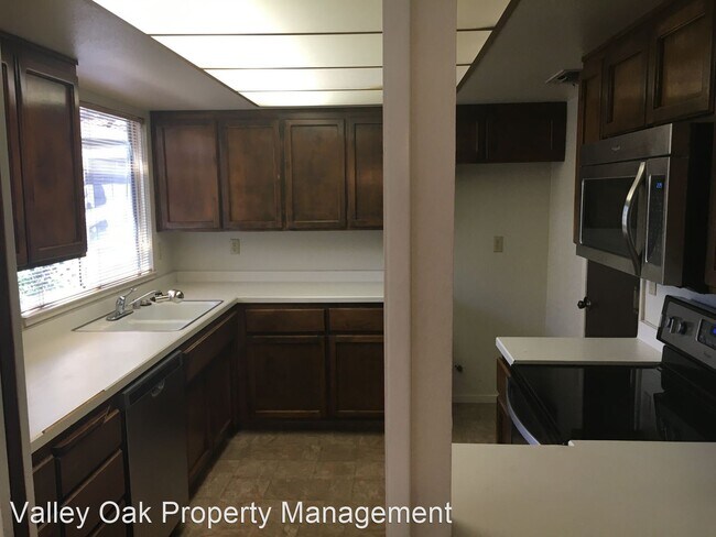 Building Photo - 2 br, 2 bath House - 1005 Sylvan Meadows Dr.