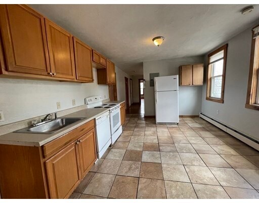 Building Photo - 127 Austin St