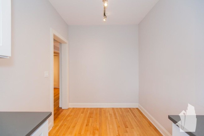 Foto del edificio - 2317 N Rockwell St