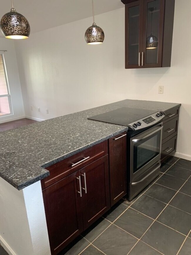 Foto del edificio - Hoomaka Village (Waikele) 2 Bedrooms, 1 bath ground floor unit w/ 1 parking - Avail now