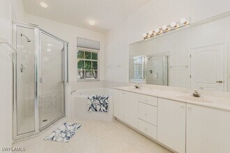 Building Photo - 9021 Las Maderas Dr