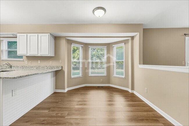 Foto del edificio - 7037 Berry Blossom Ct