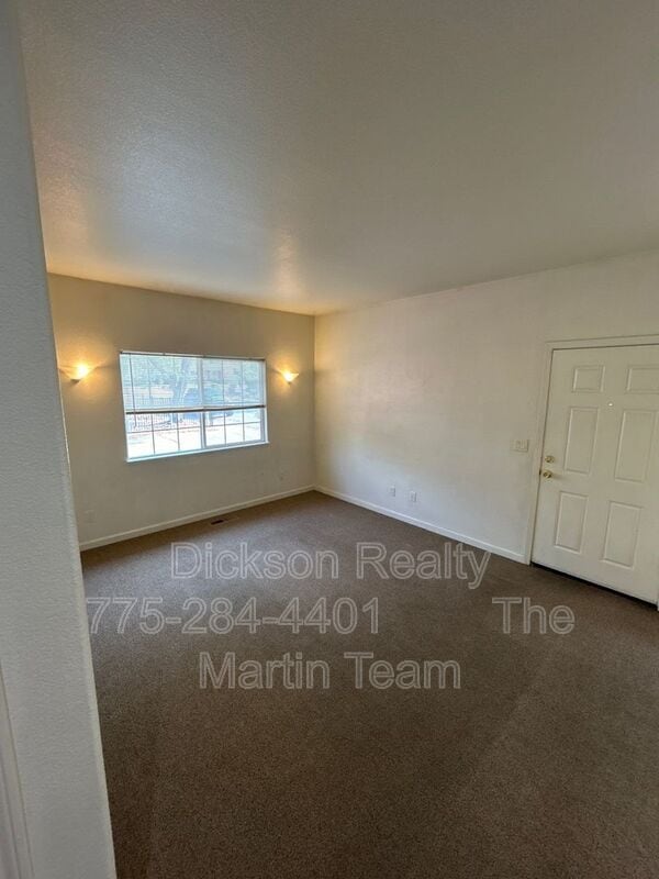 Building Photo - 711 19th St