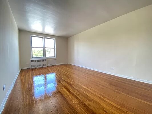 Foto del edificio - 37-08 Bowne St