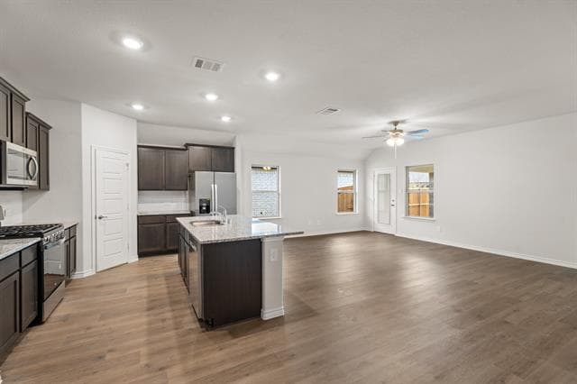 Building Photo - 647 Carters Grv Dr