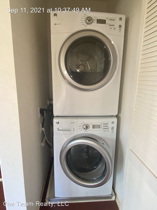 Foto del edificio - 3 br, 2 bath House - 1178 Kukulu St  #906