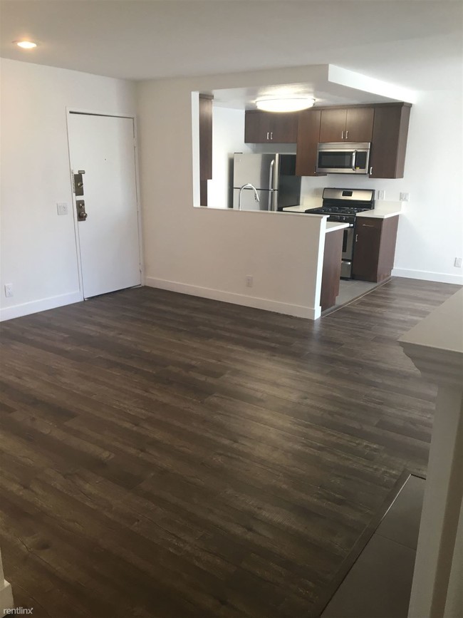 Foto del edificio - 1 br, 1 bath  - Gardner Royale