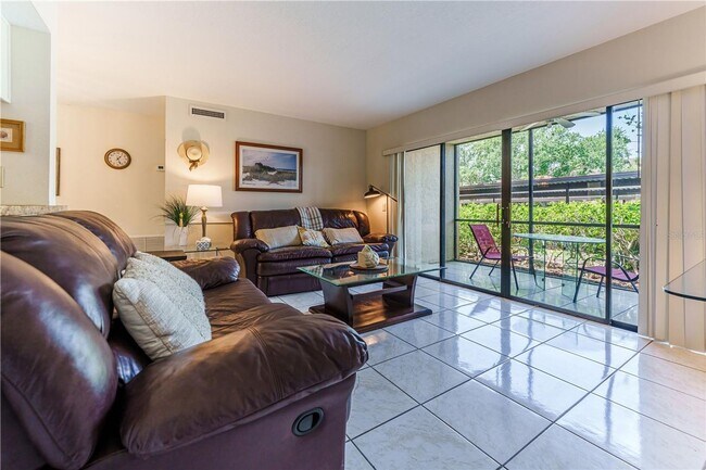 Foto del edificio - Available Now