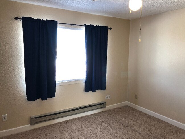 Foto del edificio - 622 Oakmont Rd