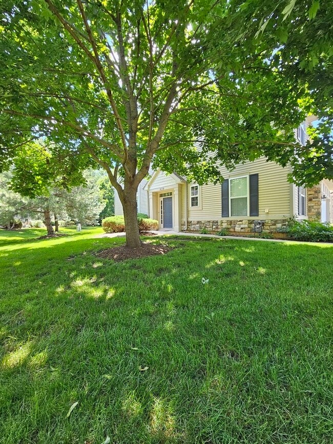 Building Photo - 749 Dillon Ct