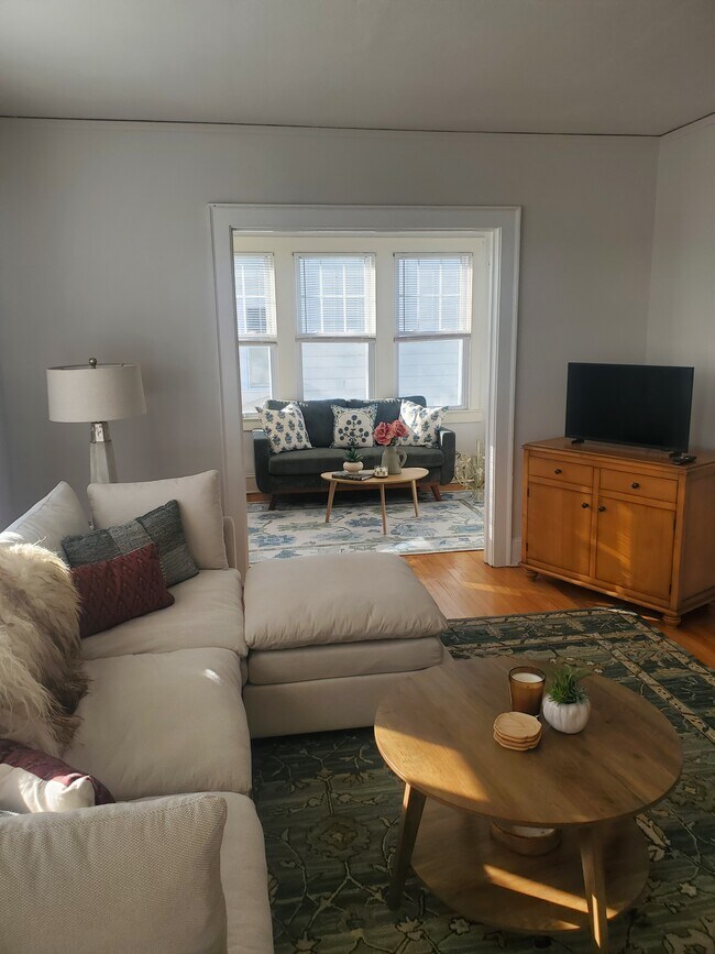 Sala de estar, con terraza acristalada/oficina más allá. - 1416 Boulevard