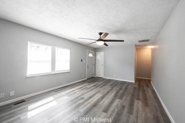 Foto del edificio - "Charming 3-Bed Home on Dubarry Road – Cozy Living in 1008 Sq. Ft!"