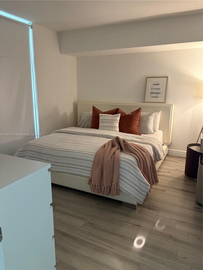 Foto del edificio - 1800 N Bayshore Dr