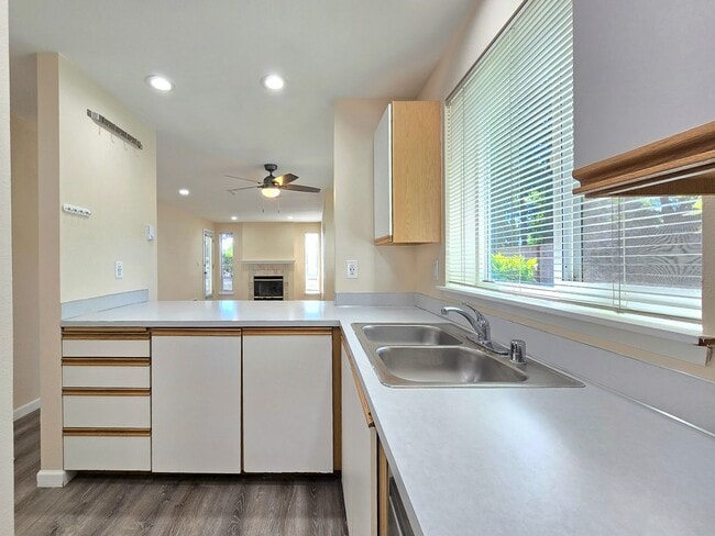 Foto del edificio - 2 Bedroom Condo In Lynnwood Available Now