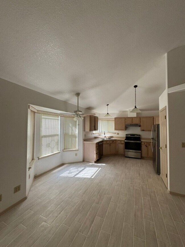 Building Photo - 4894 Arena Dr