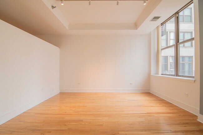 Foto del edificio - 212 W Washington St