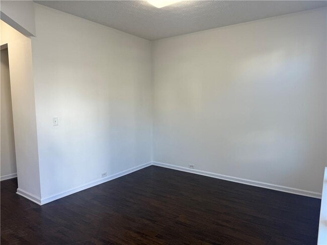 Foto del edificio - 2729 Heathrow Dr