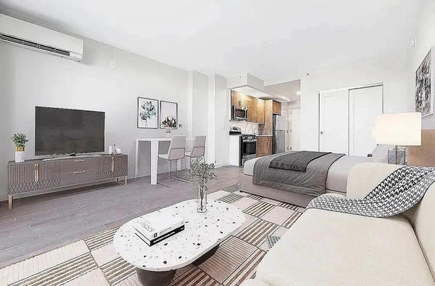 Foto principal - 0 bedroom in JACKSON HEIGHTS NY 11372