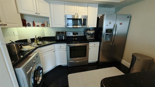 Building Photo - 4010 Galt Ocean Dr